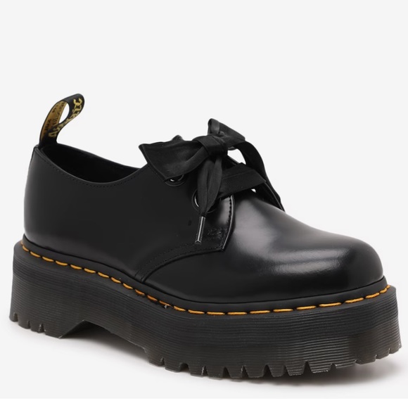 Dr. Martens Shoes - NWT Dr. Martens Holly Platform Oxford